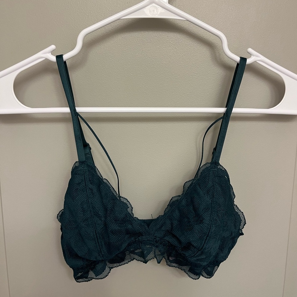Victoria’s Secret Pink emerald green size small lace bralette
